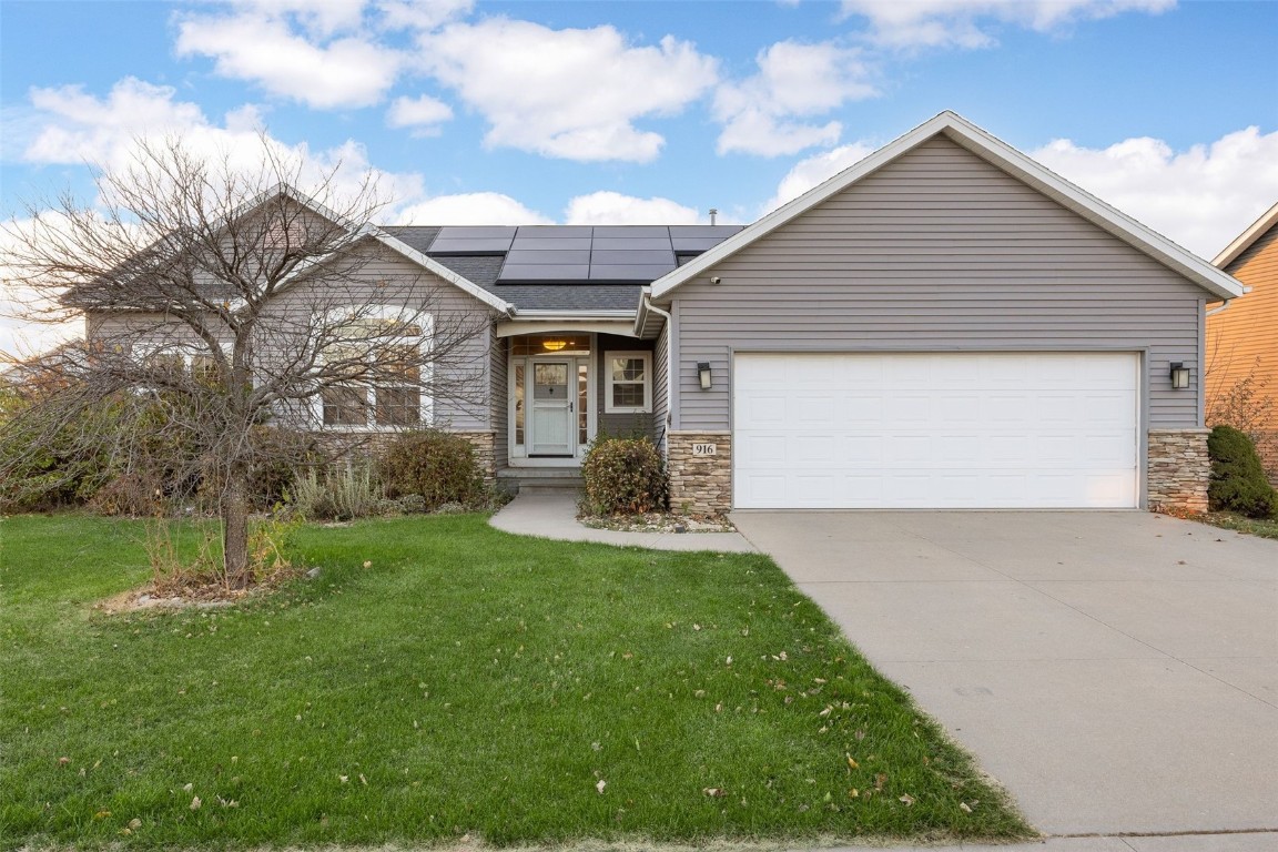 916 Blue Stone Street NW Cedar Rapids IA 52405