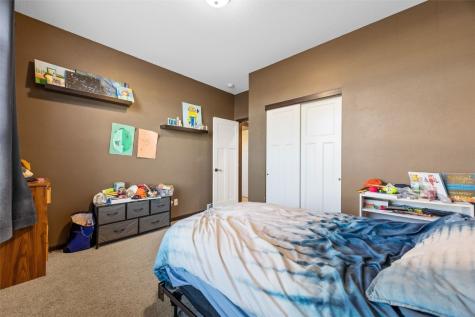 916 Blue Stone Street NW Cedar Rapids IA 52405