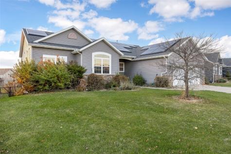 916 Blue Stone Street NW Cedar Rapids IA 52405