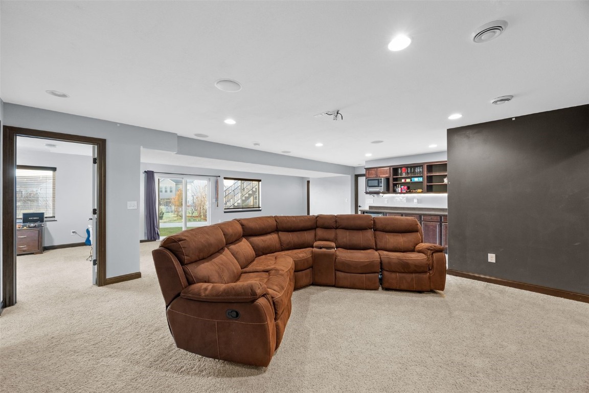 916 Blue Stone Street NW Cedar Rapids IA 52405
