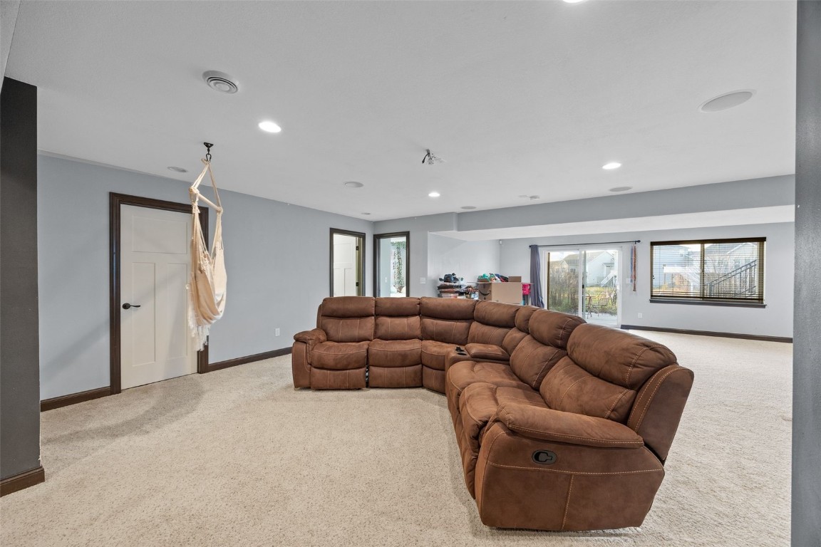 916 Blue Stone Street NW Cedar Rapids IA 52405