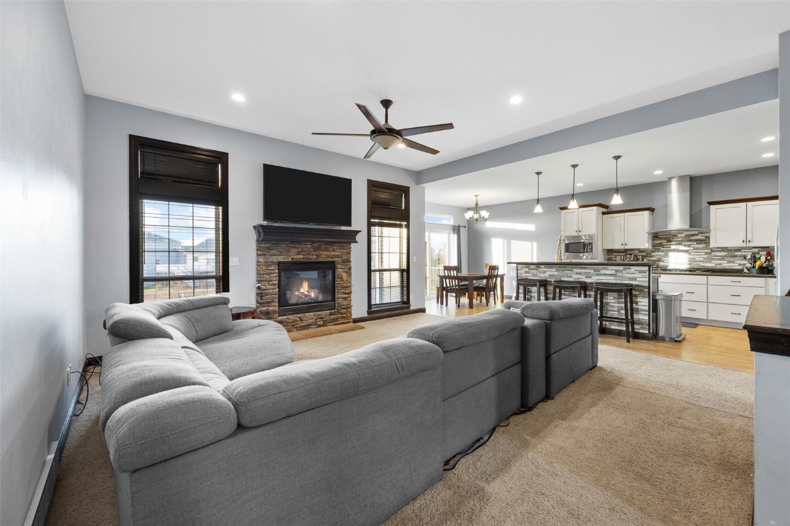 916 Blue Stone Street NW Cedar Rapids IA 52405