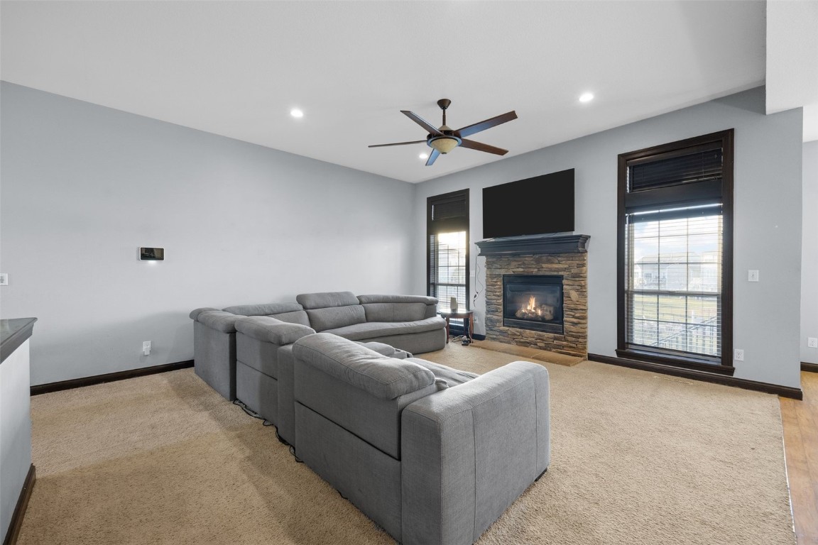 916 Blue Stone Street NW Cedar Rapids IA 52405