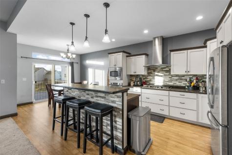 916 Blue Stone Street NW Cedar Rapids IA 52405