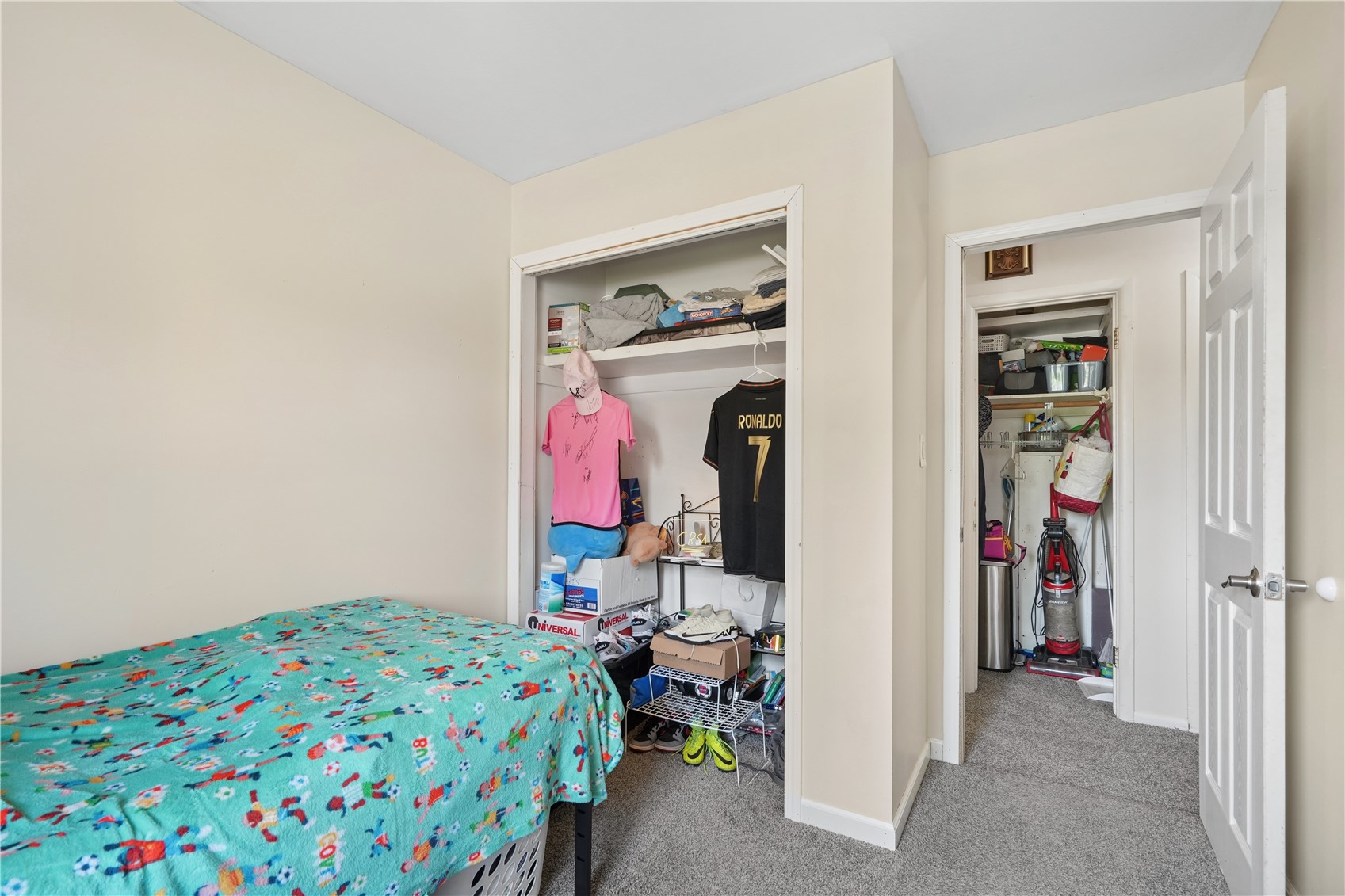 5240 Harbet Avenue NW Cedar Rapids IA 52405