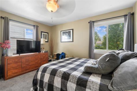 5240 Harbet Avenue NW Cedar Rapids IA 52405