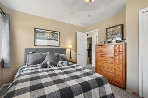 5240 Harbet Avenue NW Cedar Rapids IA 52405