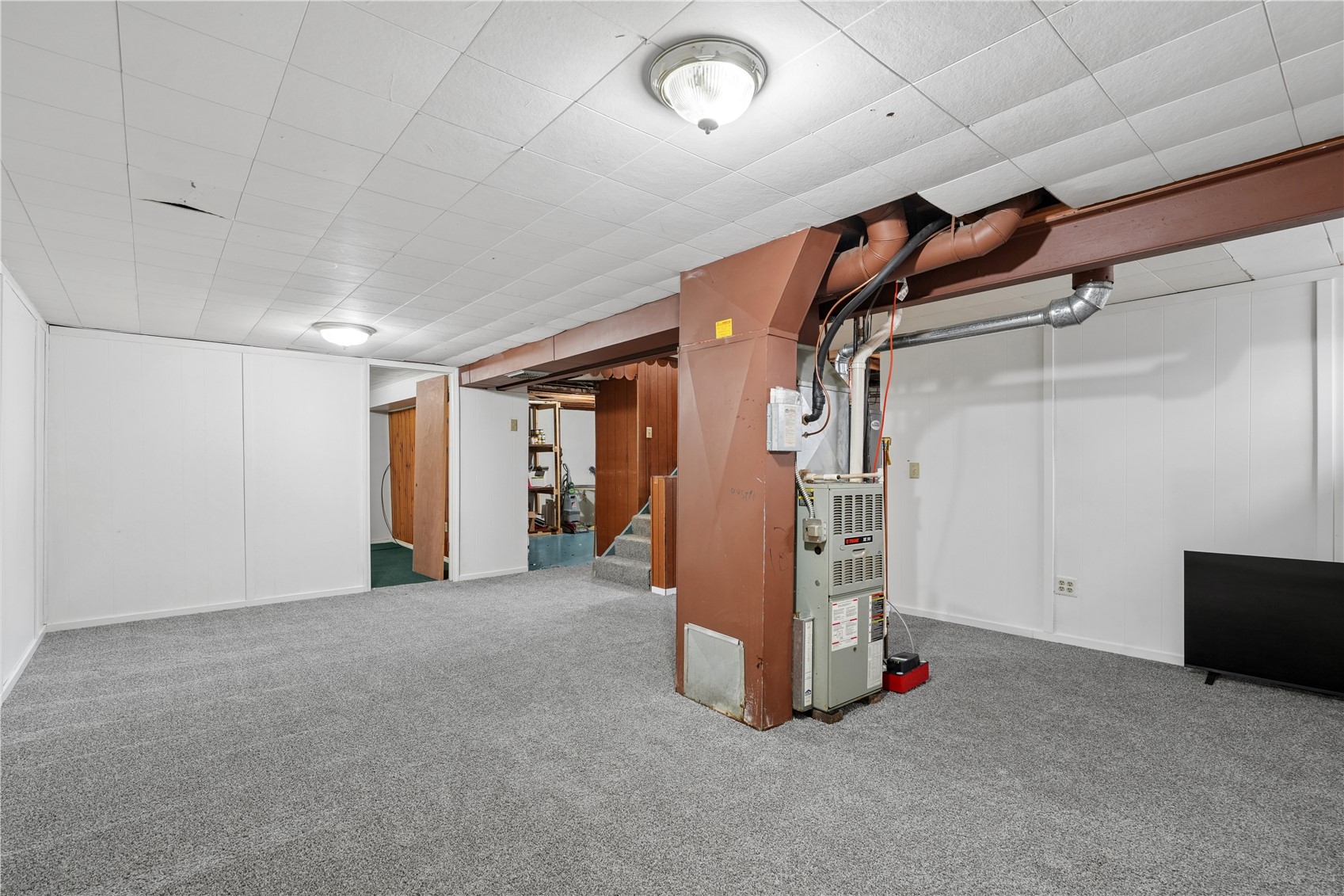 5240 Harbet Avenue NW Cedar Rapids IA 52405