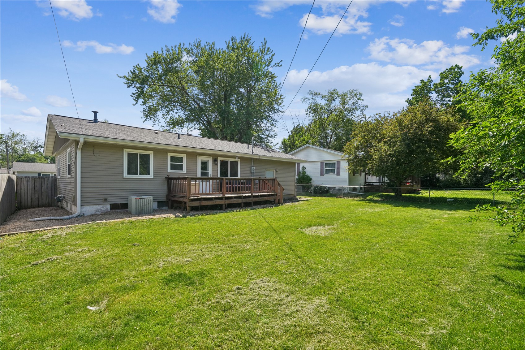 5240 Harbet Avenue NW Cedar Rapids IA 52405