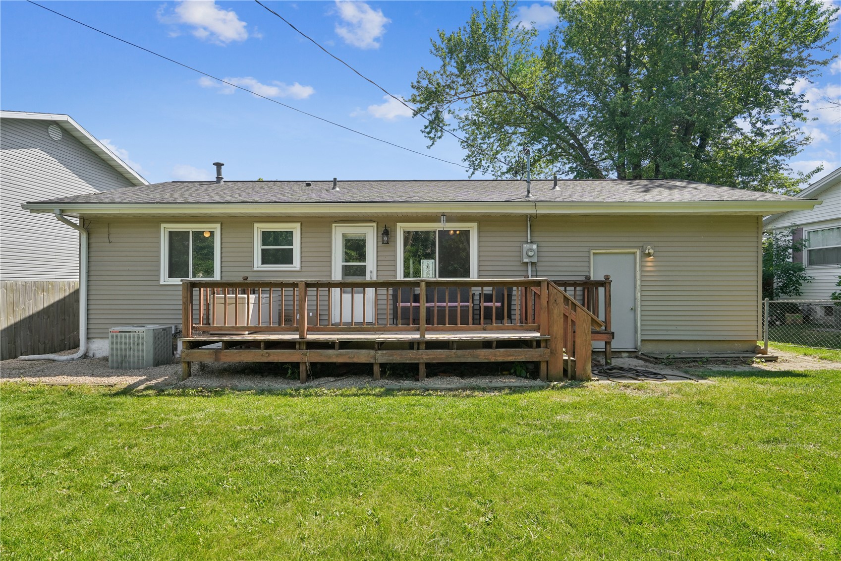 5240 Harbet Avenue NW Cedar Rapids IA 52405