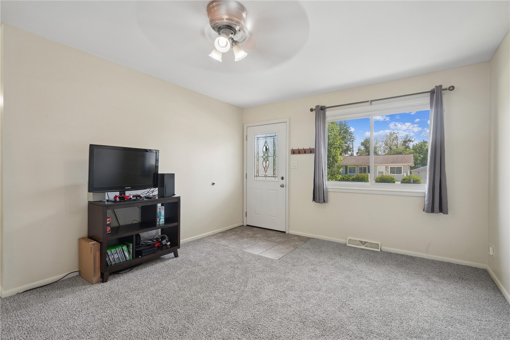 5240 Harbet Avenue NW Cedar Rapids IA 52405