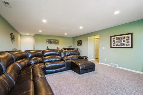 6109 Ridgewood Meadows Lane NE Cedar Rapids IA 52411