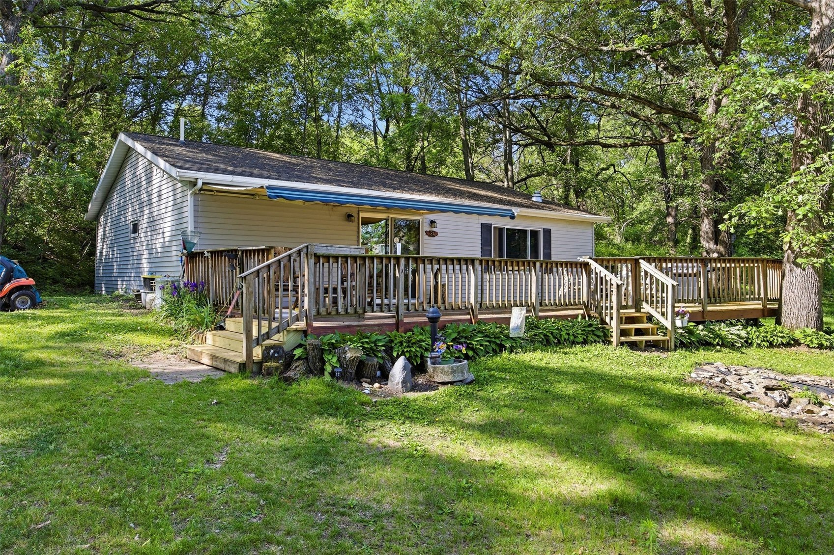 5051 22nd Avenue Lane Mt Auburn IA 52313