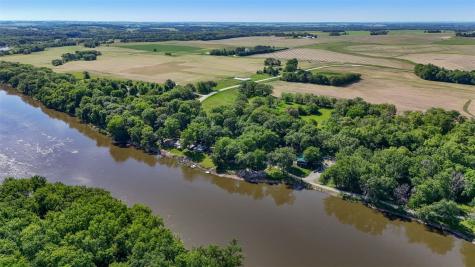5051 22nd Avenue Lane Mt Auburn IA 52313