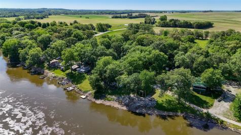 5051 22nd Avenue Lane Mt Auburn IA 52313