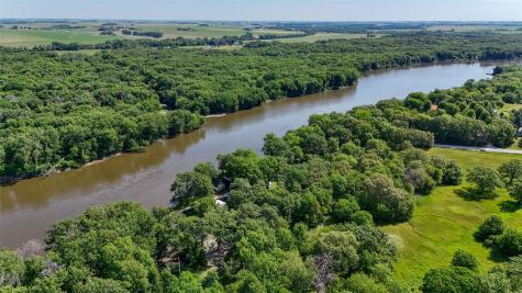 5051 22nd Avenue Lane Mt Auburn IA 52313