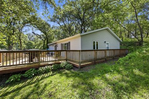 5051 22nd Avenue Lane Mt Auburn IA 52313