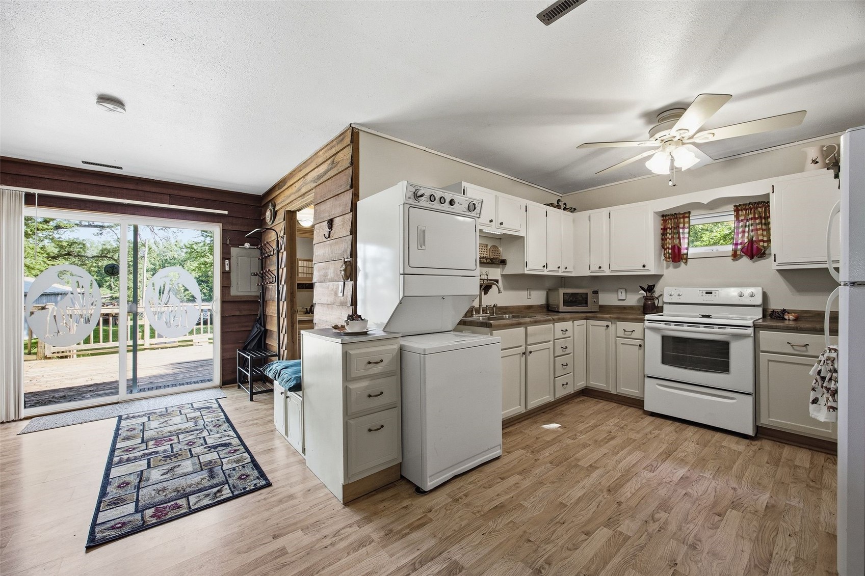5051 22nd Avenue Lane Mt Auburn IA 52313