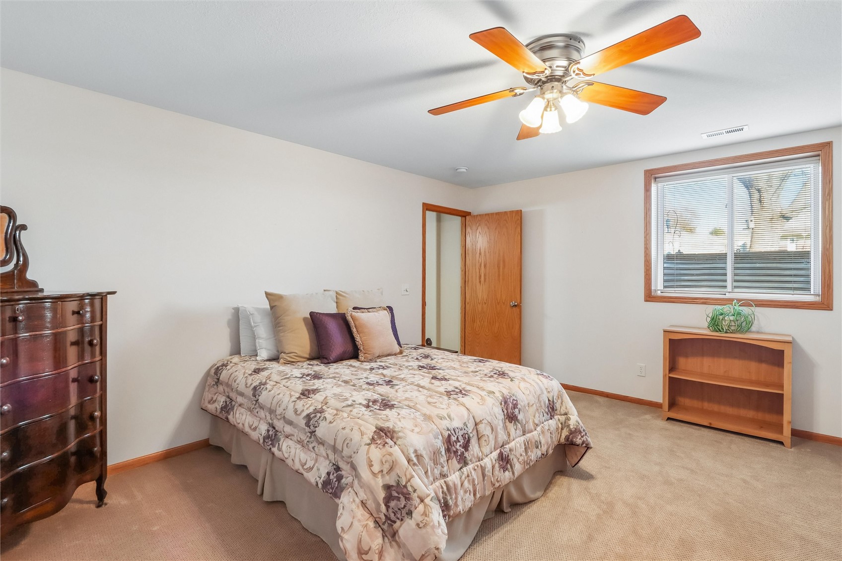 1260 Sunrise Drive Ely IA 52227