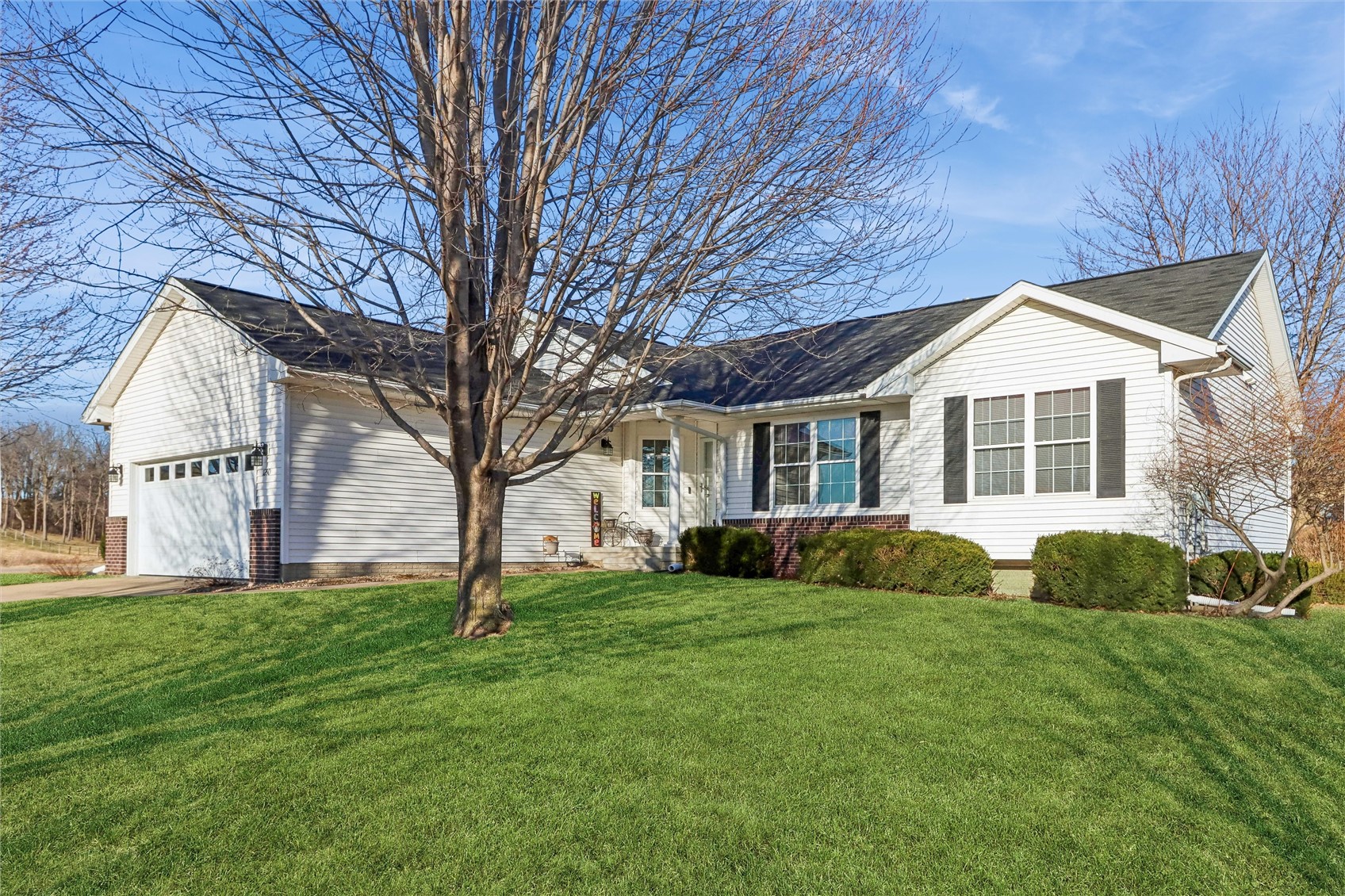 1260 Sunrise Drive Ely IA 52227