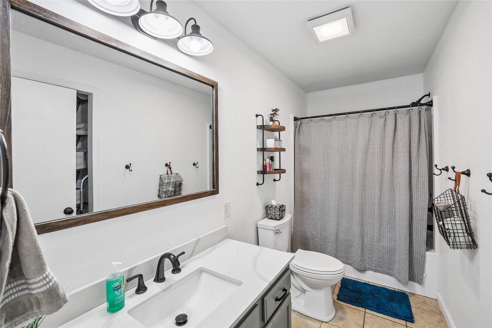 201 Oak Avenue Urbana IA 52345