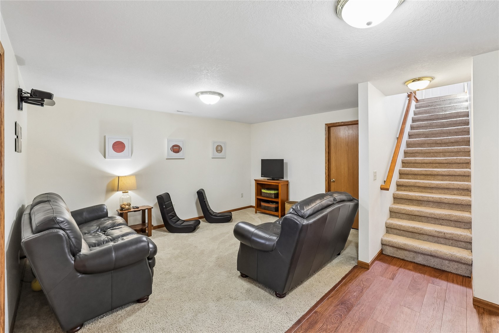 201 Oak Avenue Urbana IA 52345