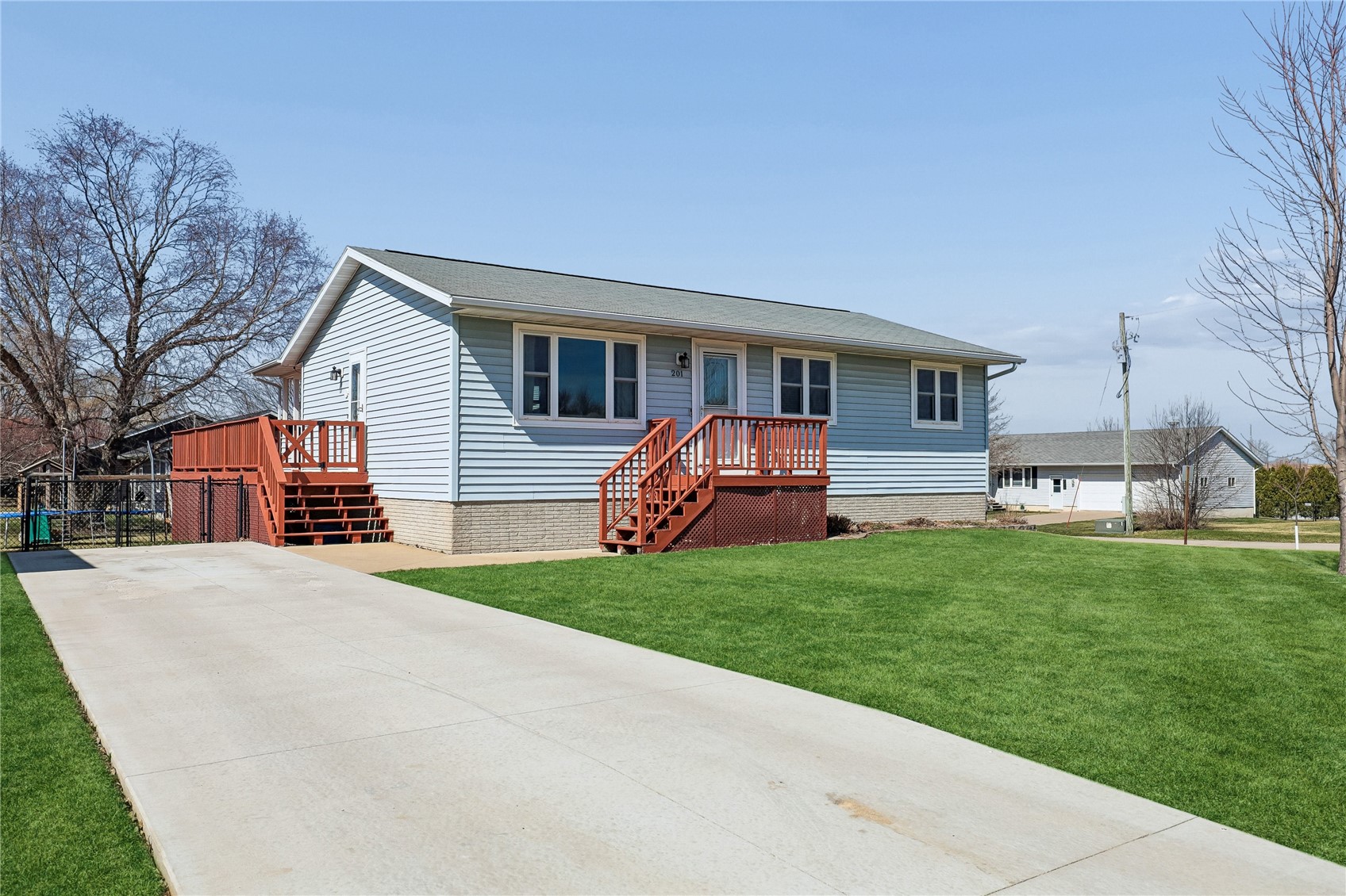 201 Oak Avenue Urbana IA 52345