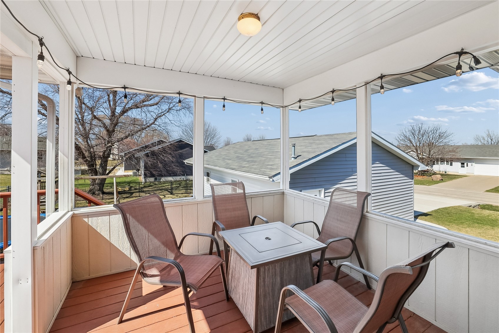 201 Oak Avenue Urbana IA 52345