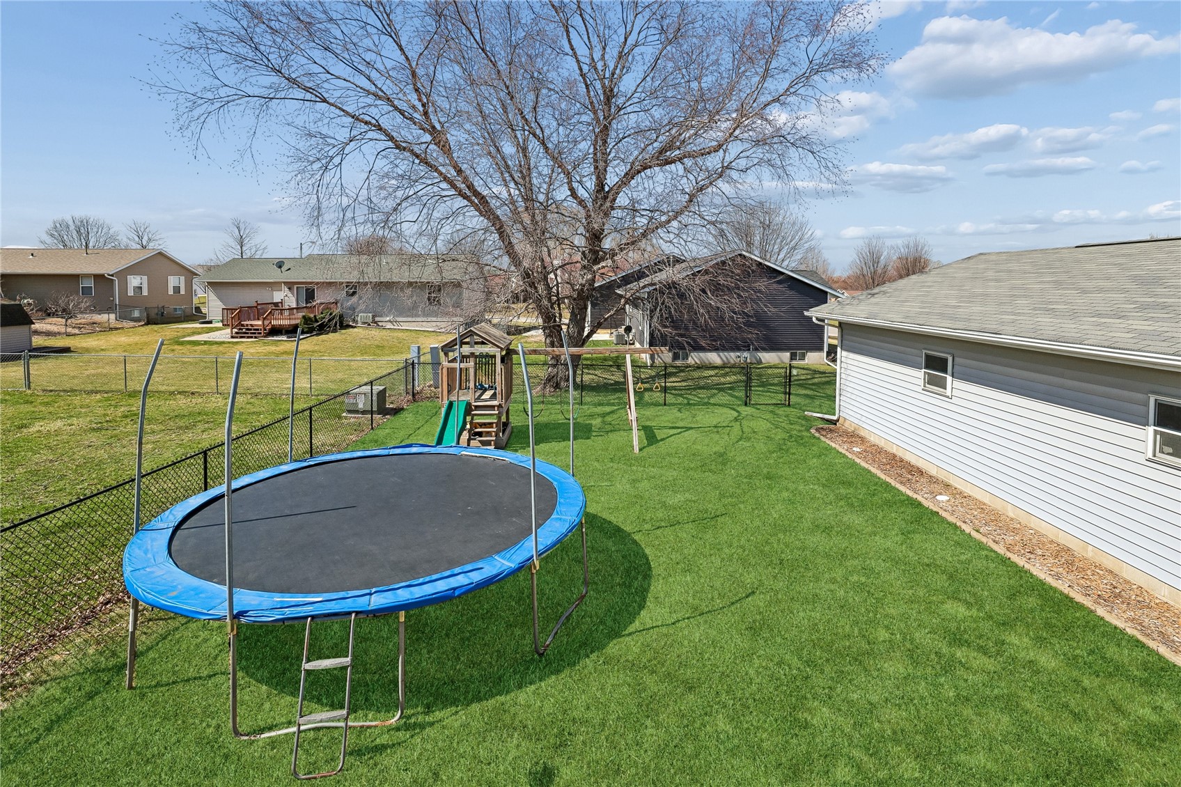 201 Oak Avenue Urbana IA 52345