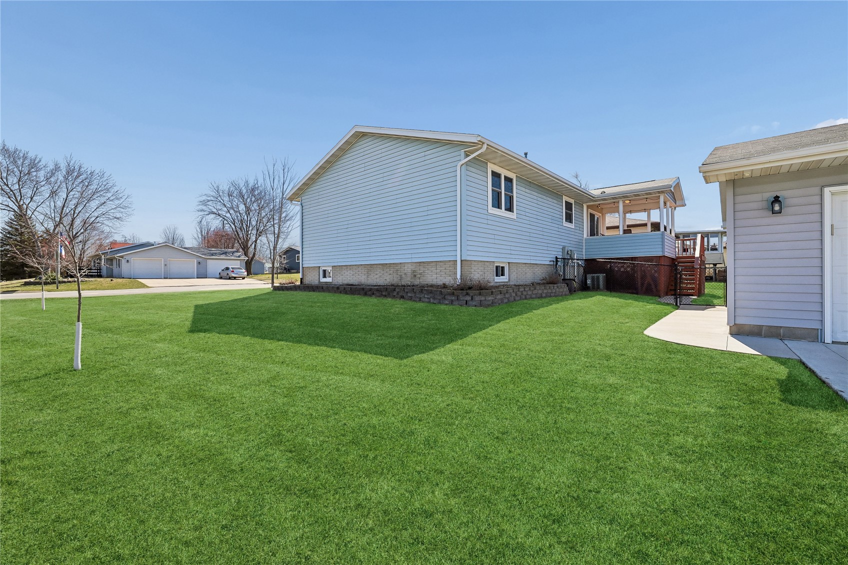 201 Oak Avenue Urbana IA 52345