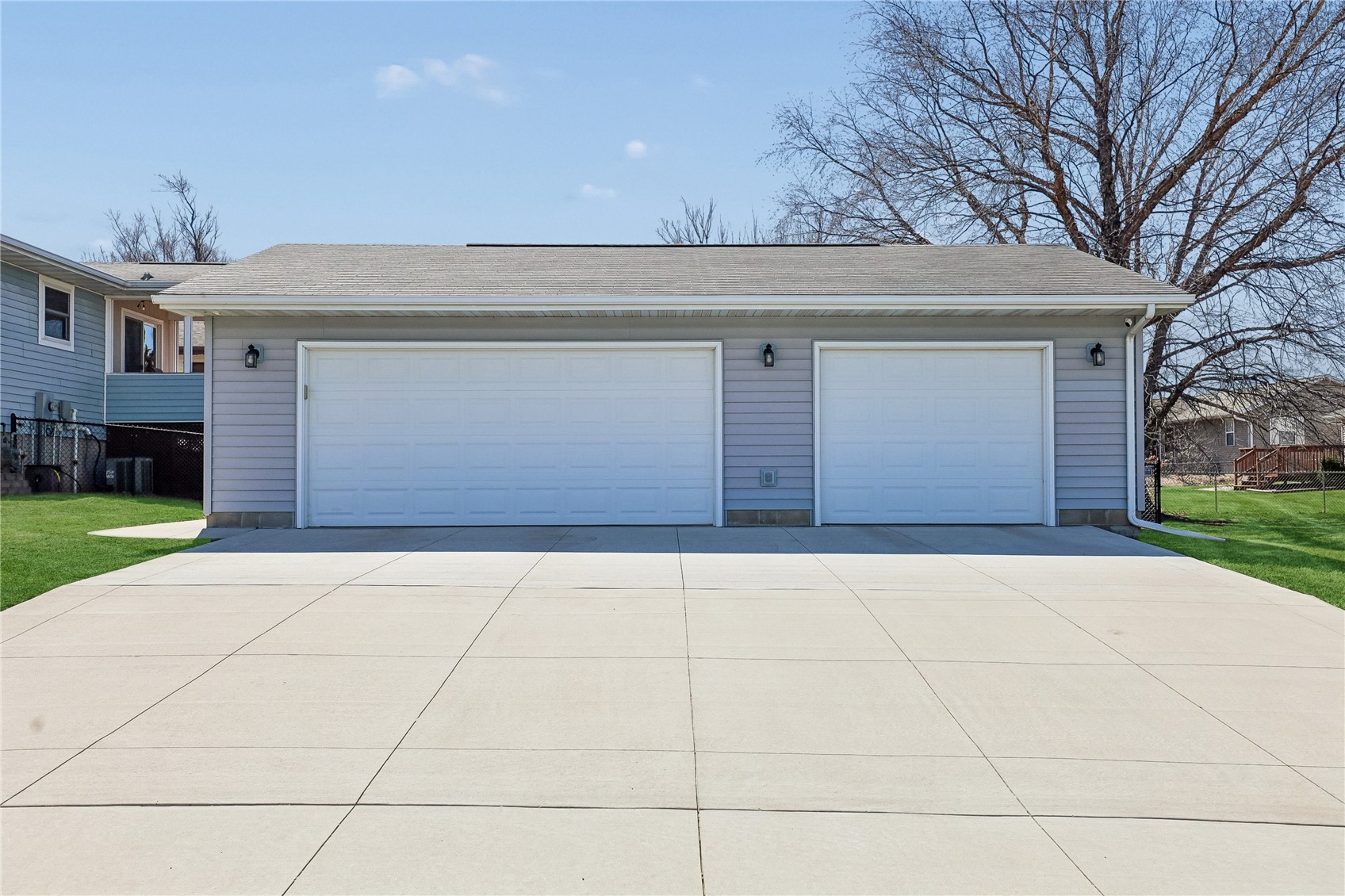 201 Oak Avenue Urbana IA 52345