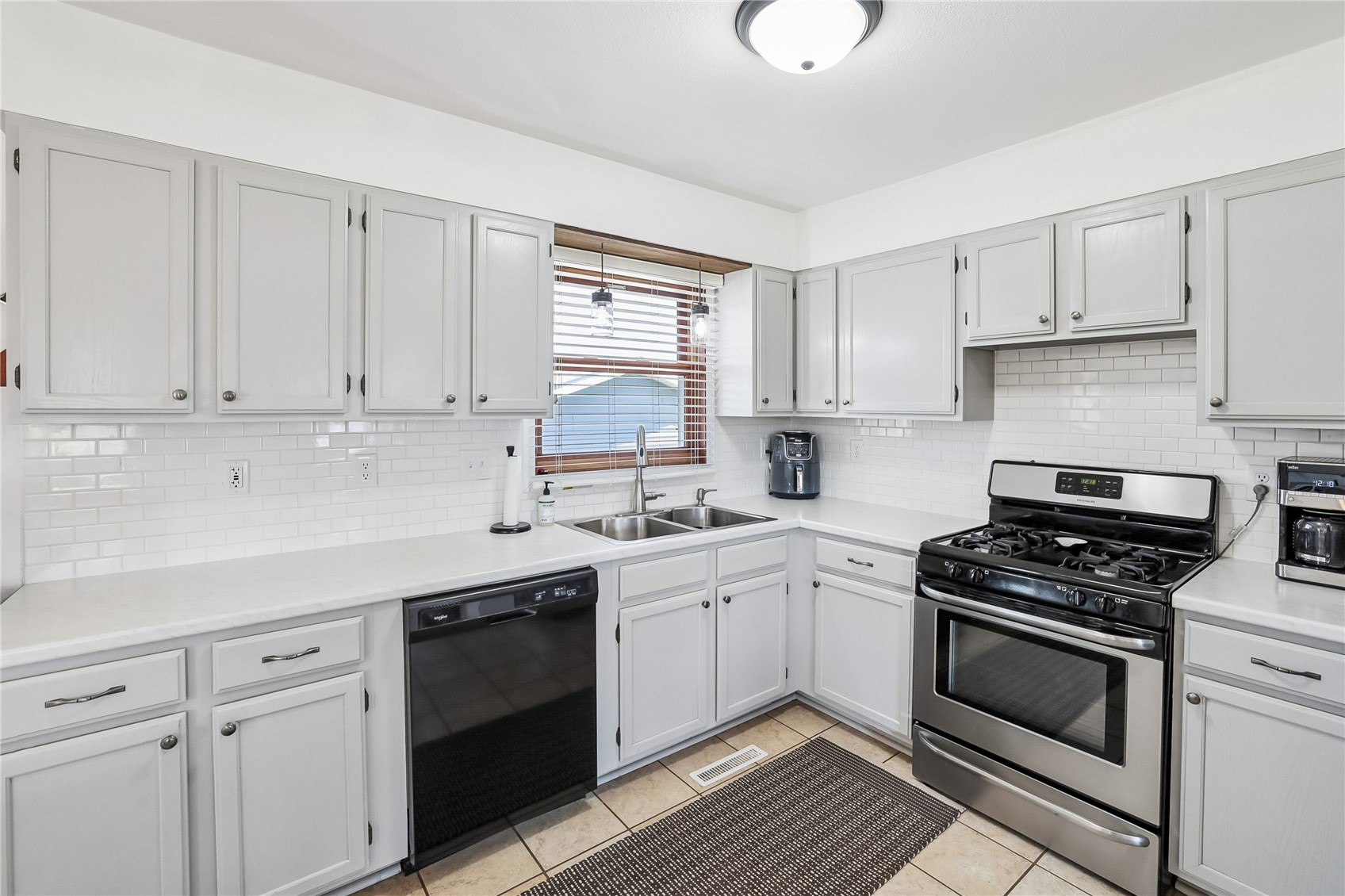 201 Oak Avenue Urbana IA 52345
