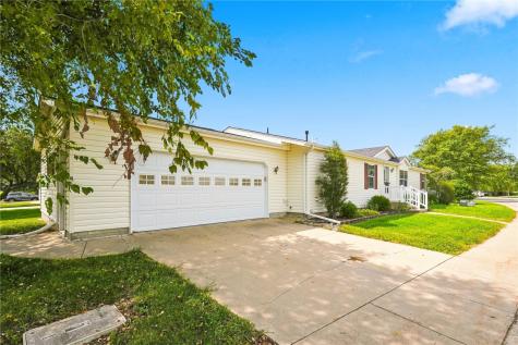 268 Paddock Circle Iowa City IA 52240