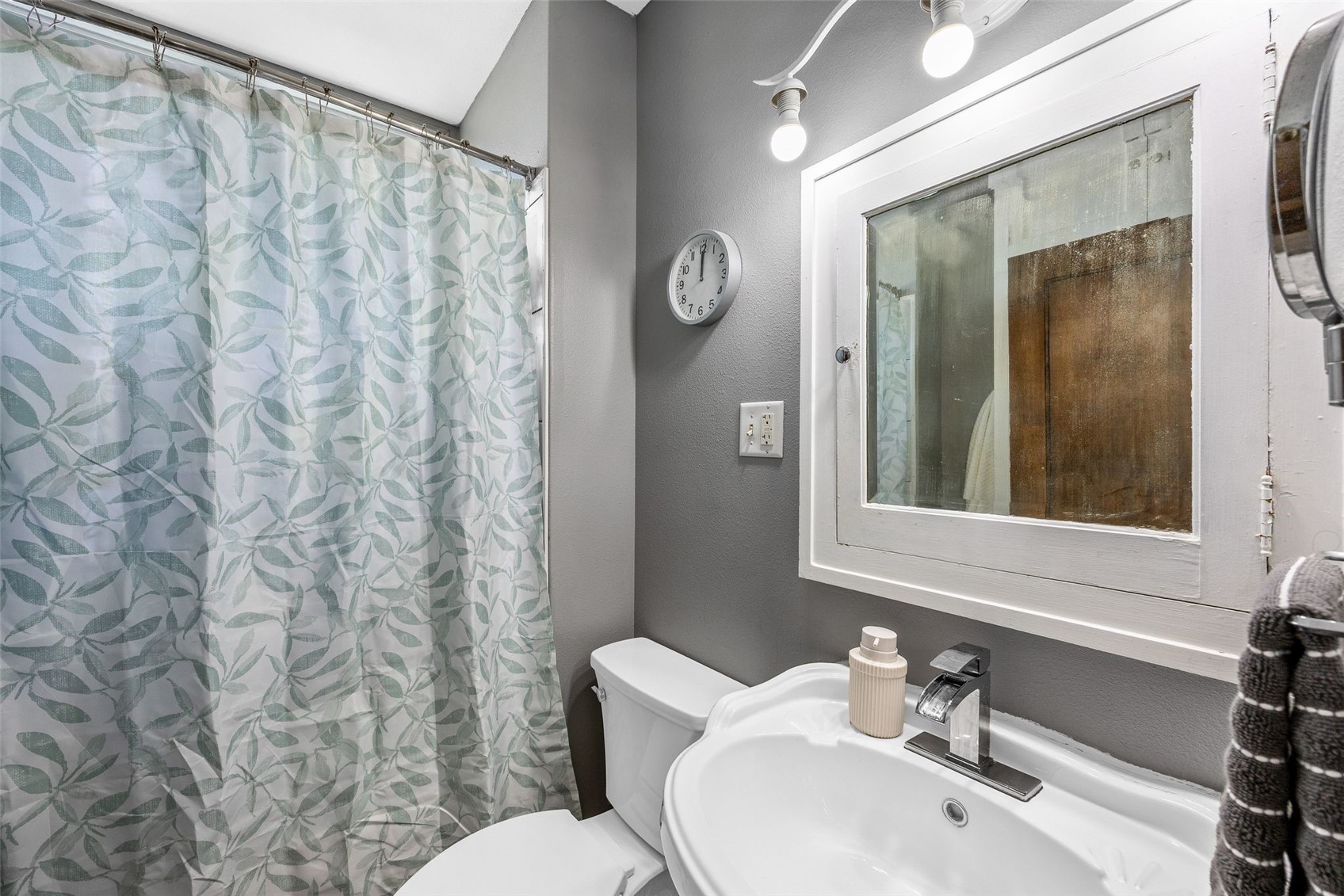 112 Bowling Street SW Cedar Rapids IA 52404