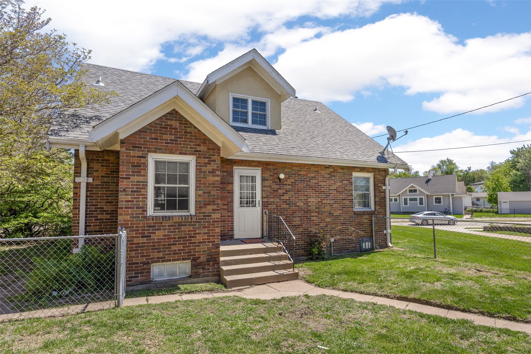 112 Bowling Street SW Cedar Rapids IA 52404