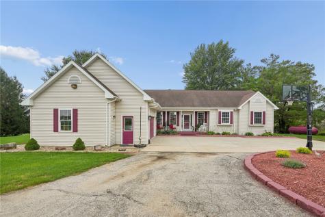 9902 Dutch Creek Drive Anamosa IA 52205