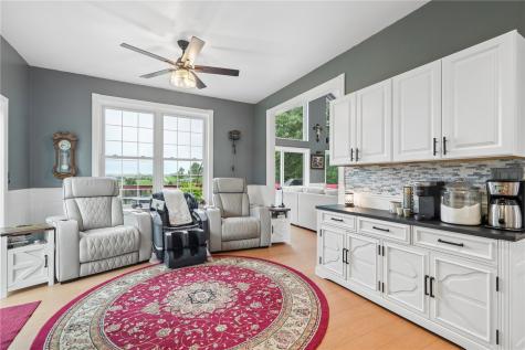 9902 Dutch Creek Drive Anamosa IA 52205