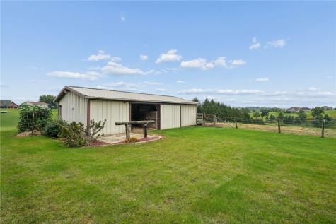 9902 Dutch Creek Drive Anamosa IA 52205