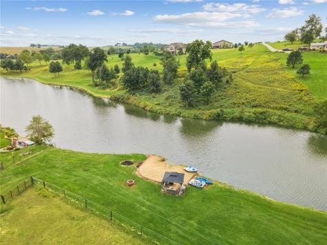 9902 Dutch Creek Drive Anamosa IA 52205