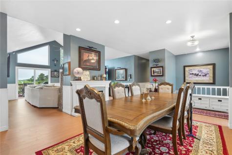 9902 Dutch Creek Drive Anamosa IA 52205