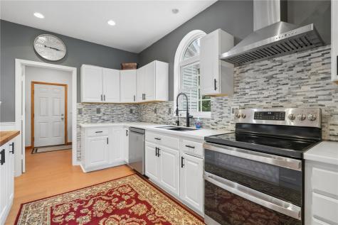 9902 Dutch Creek Drive Anamosa IA 52205