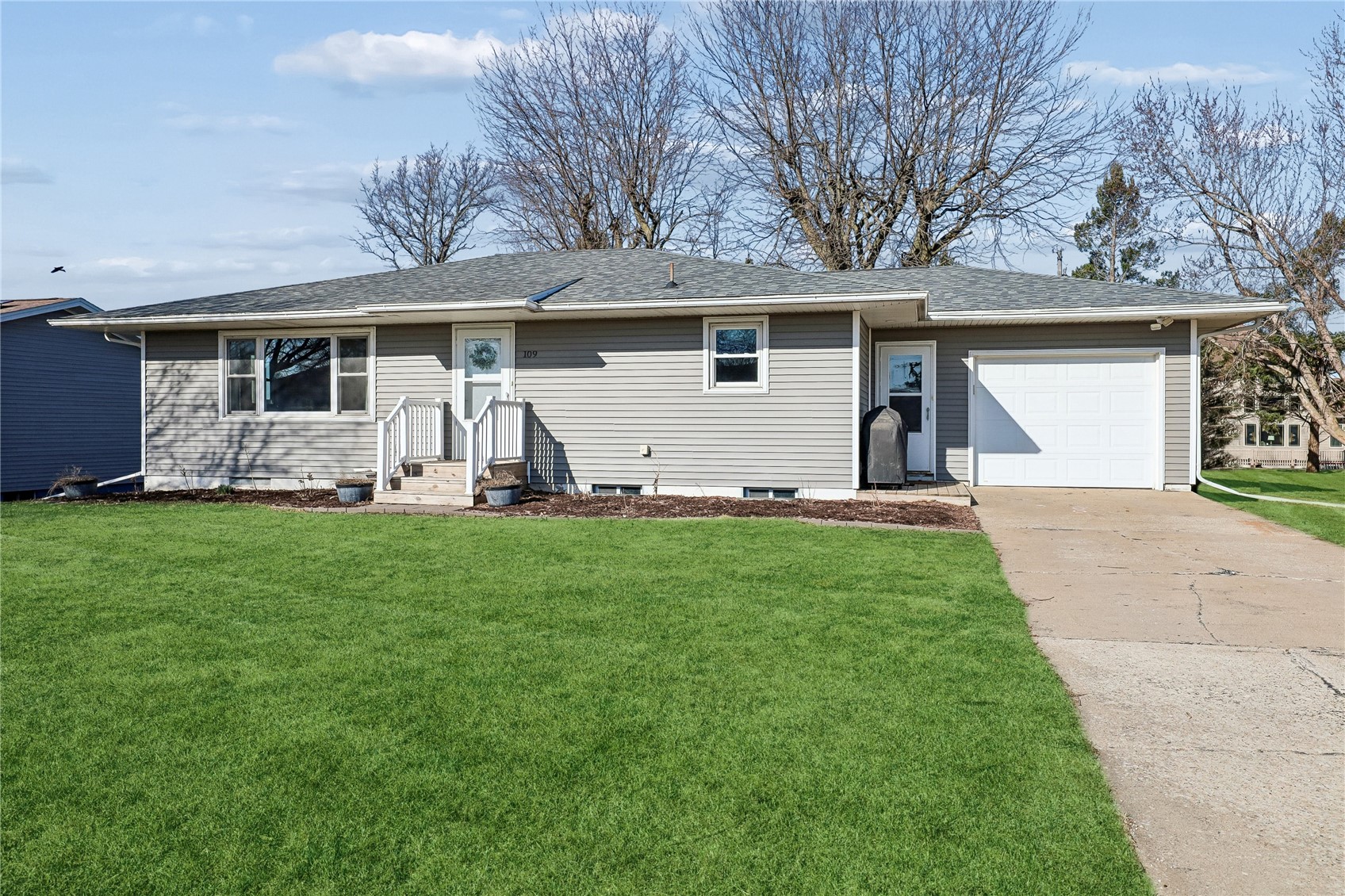 109 6th Avenue Keystone IA 52249