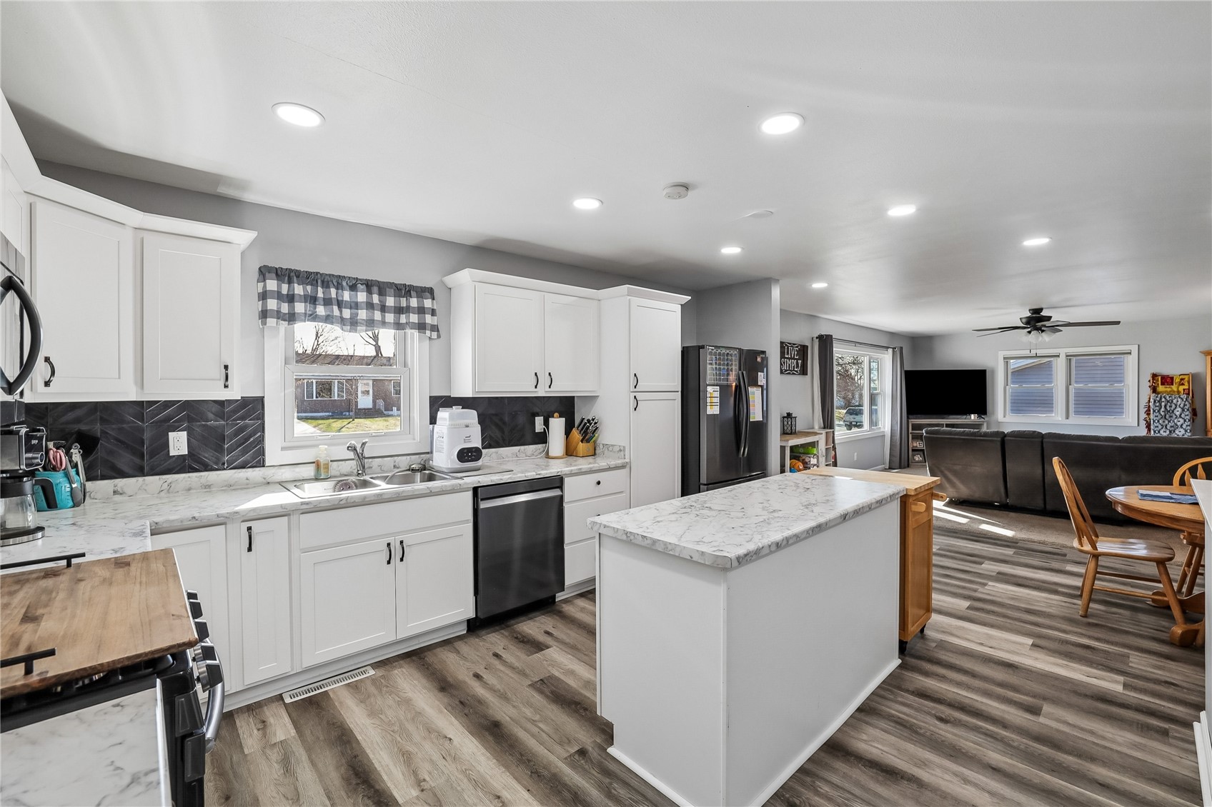 109 6th Avenue Keystone IA 52249