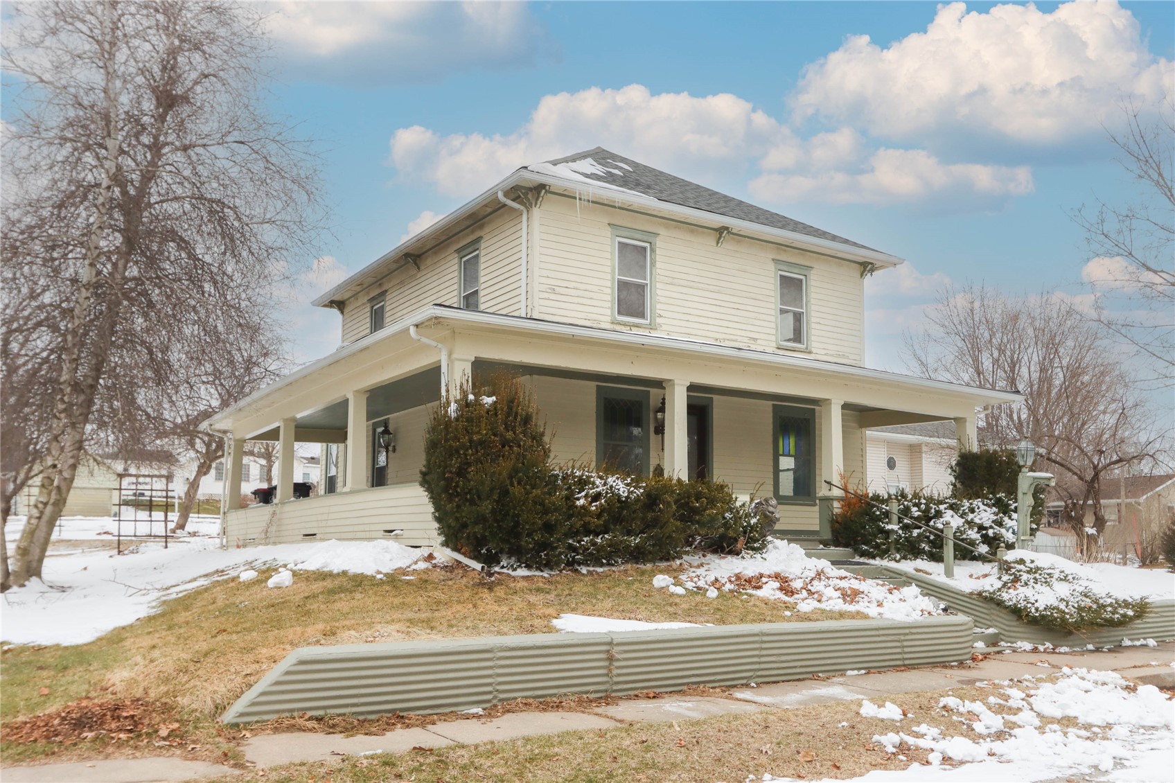 224 W Main Street Oxford IA 52322