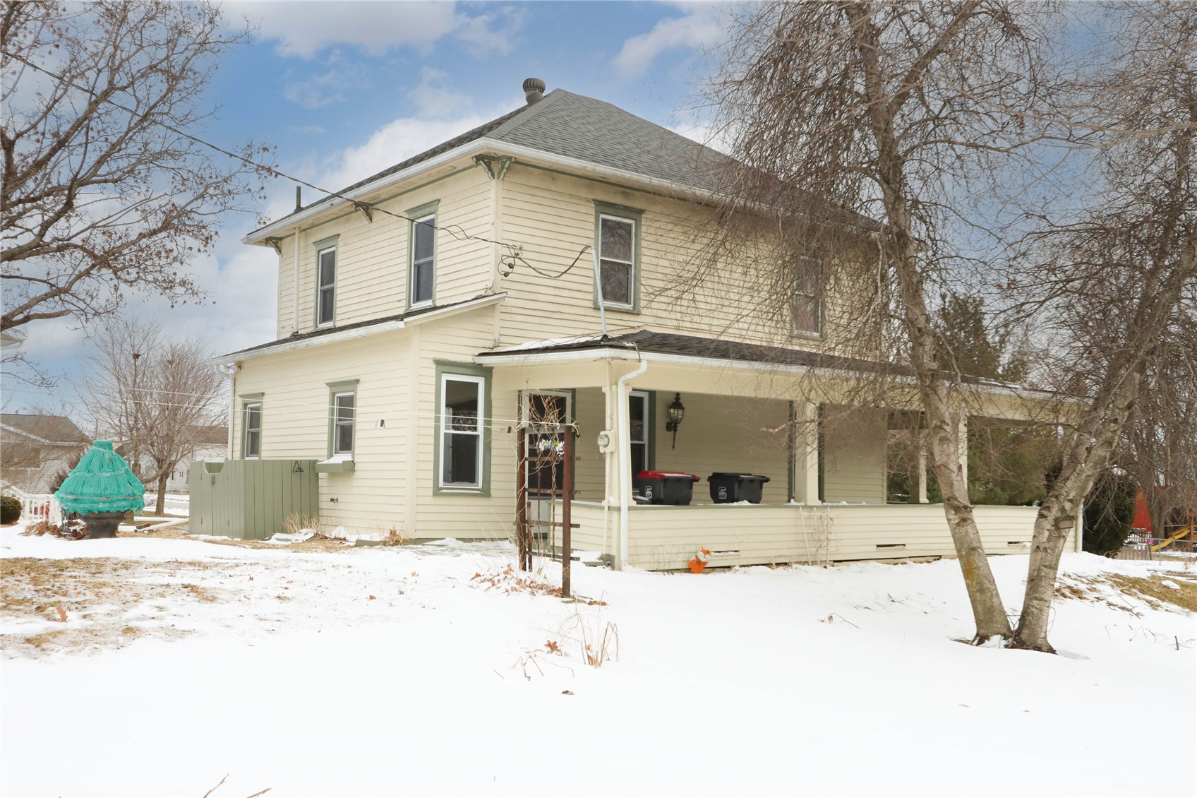 224 W Main Street Oxford IA 52322