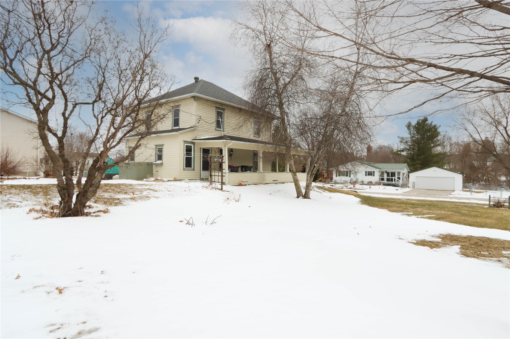 224 W Main Street Oxford IA 52322