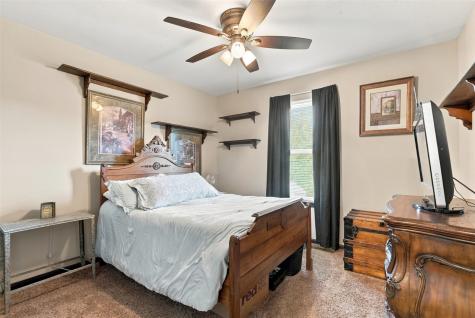 6613 Ohio Street SW Cedar Rapids IA 52404