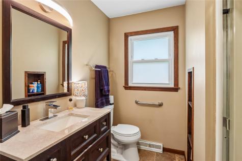 1711 34th Street NE Cedar Rapids IA 52402