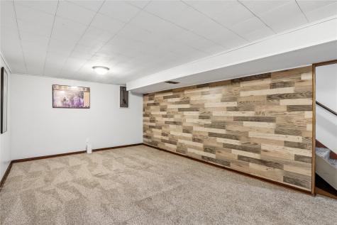 1711 34th Street NE Cedar Rapids IA 52402