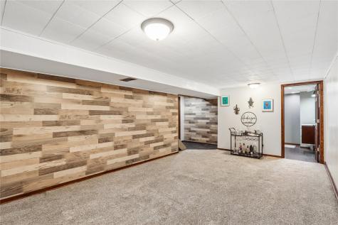 1711 34th Street NE Cedar Rapids IA 52402